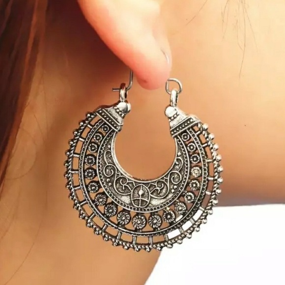 NEW Antique Silver tone Vintage style Earrings - Picture 3 of 4